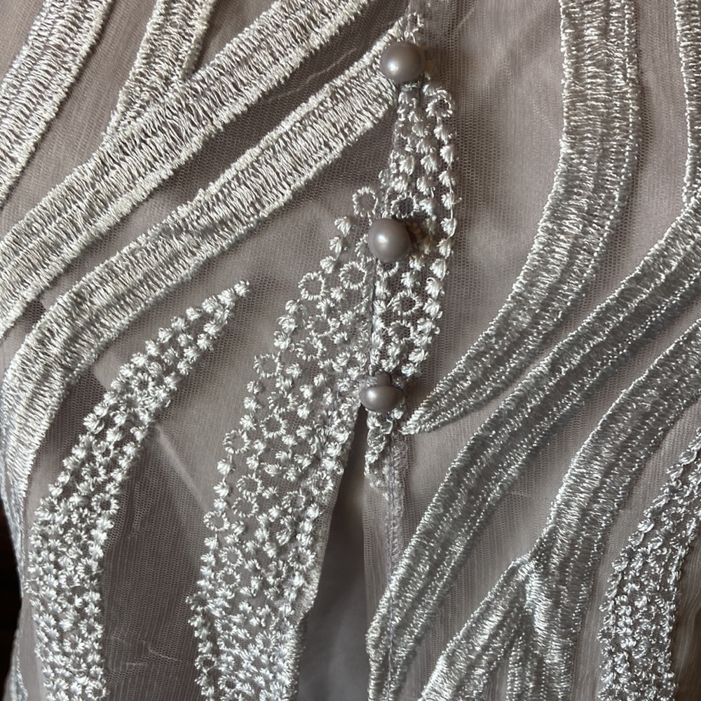 Silver Tunic - Picture 4 of 4